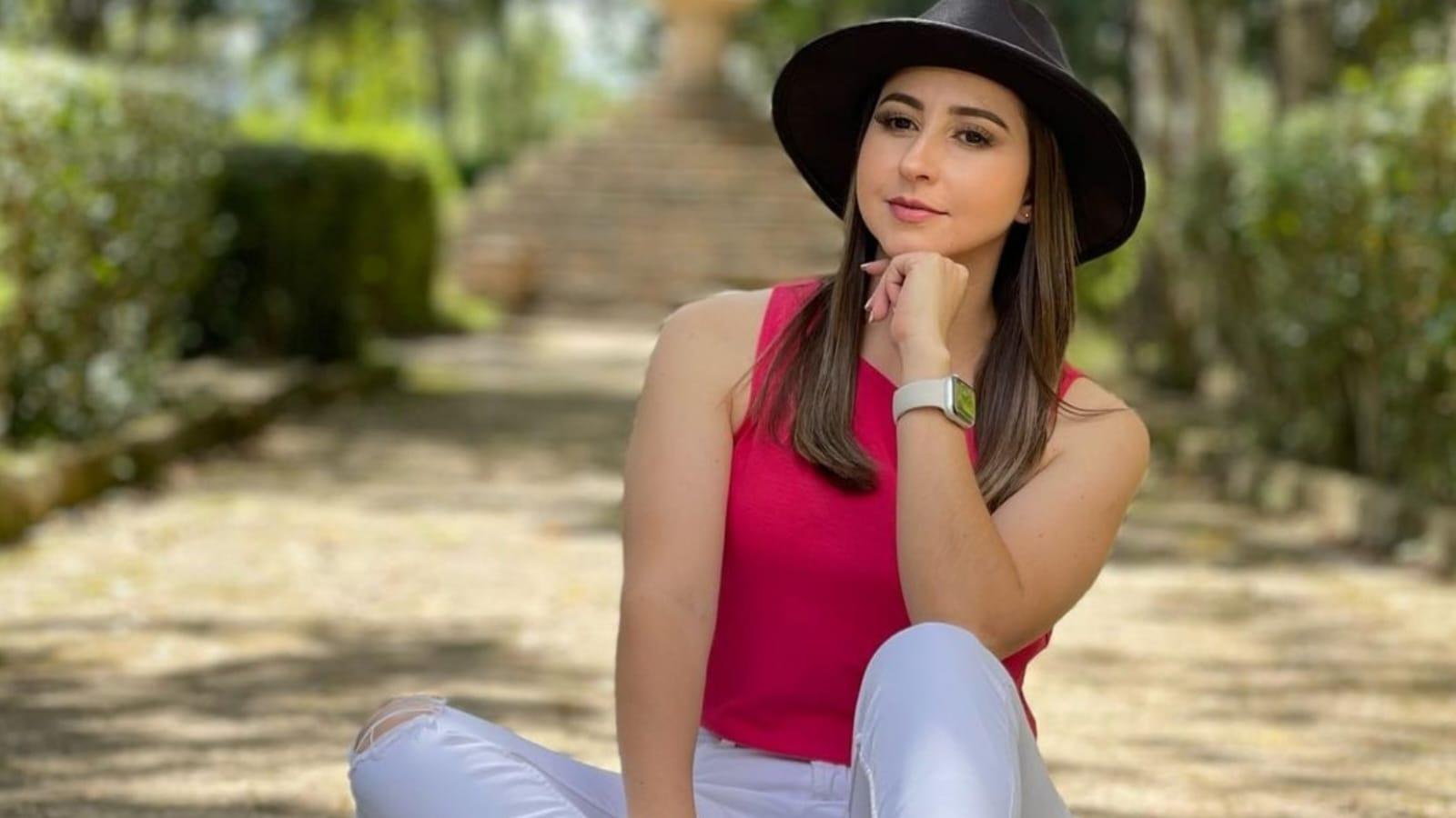 Imagen Principal de Nota: Rocío Hernández impacta con radical cambio físico, aquí su antes y después