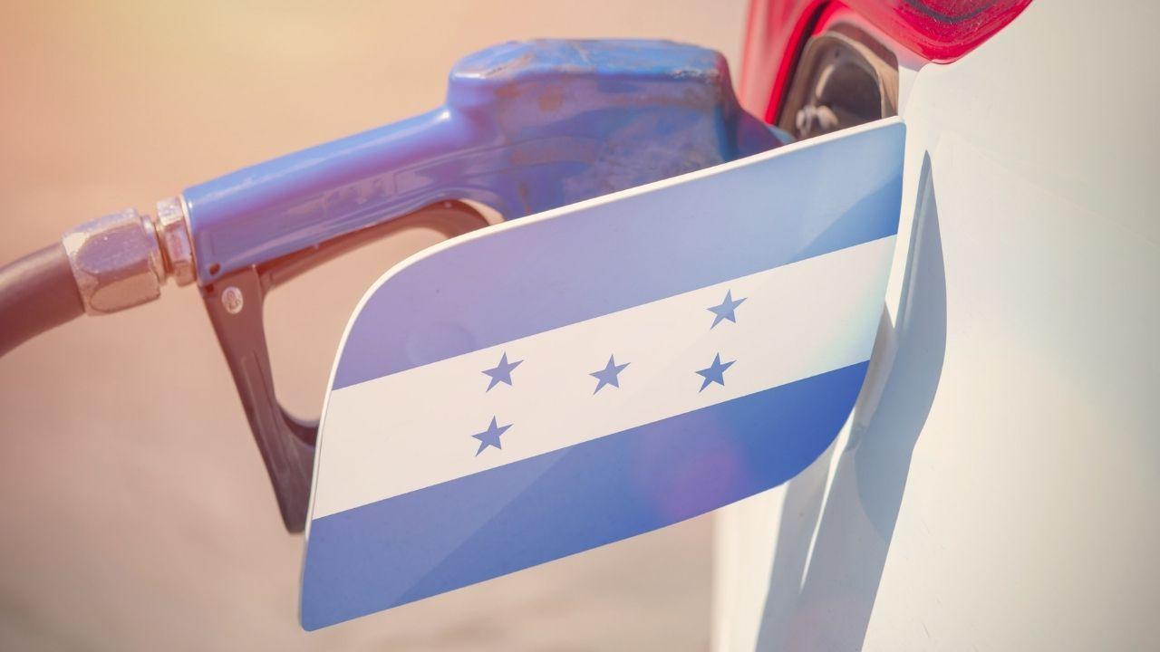 Imagen de Anuncian sustancial rebaja en precio de los combustibles a partir del lunes 21 de noviembre