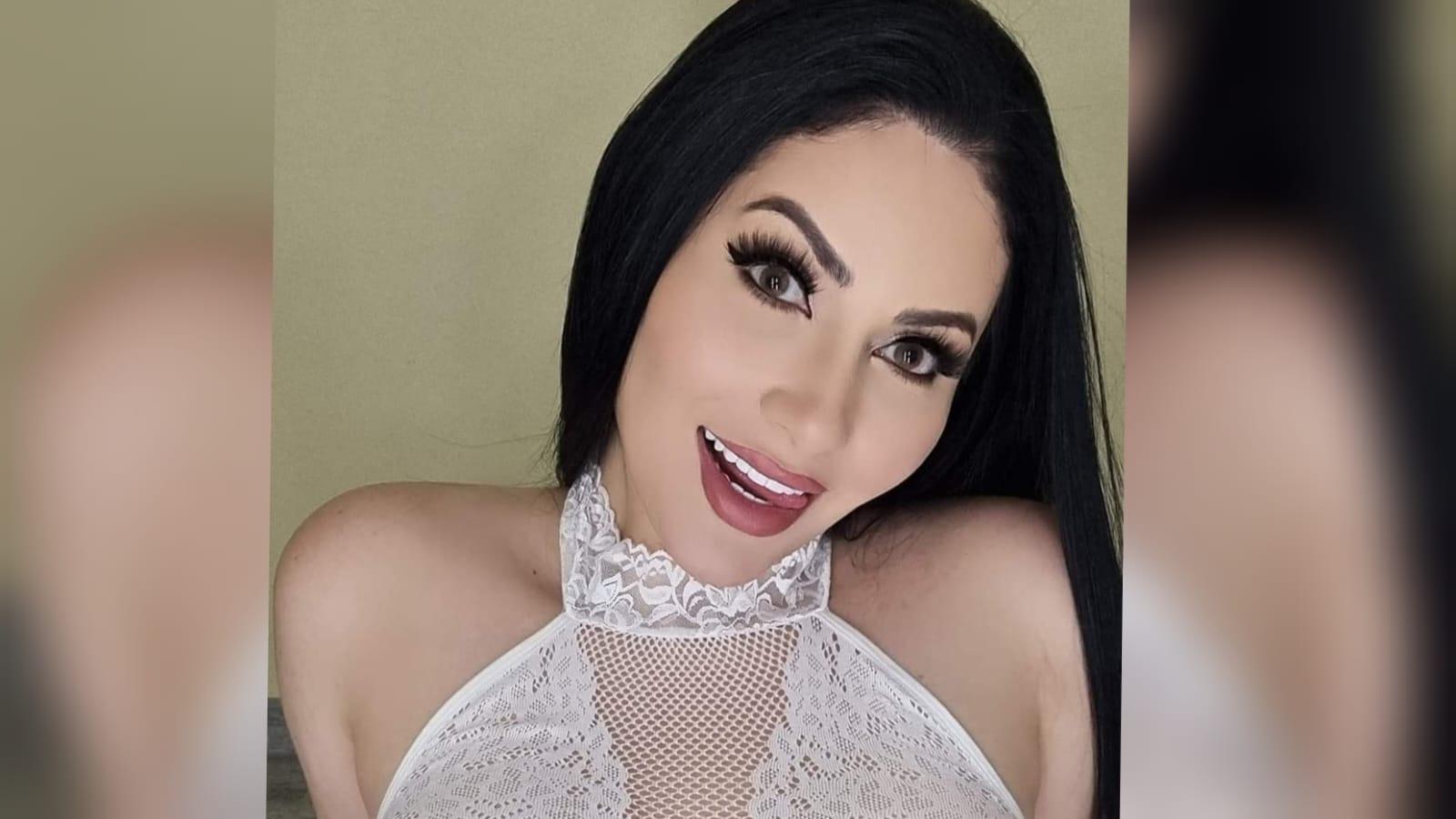 Imagen Principal de Nota: Ariana Herchi enloquece a seguidores al mostrarse sin una gota de maquillaje