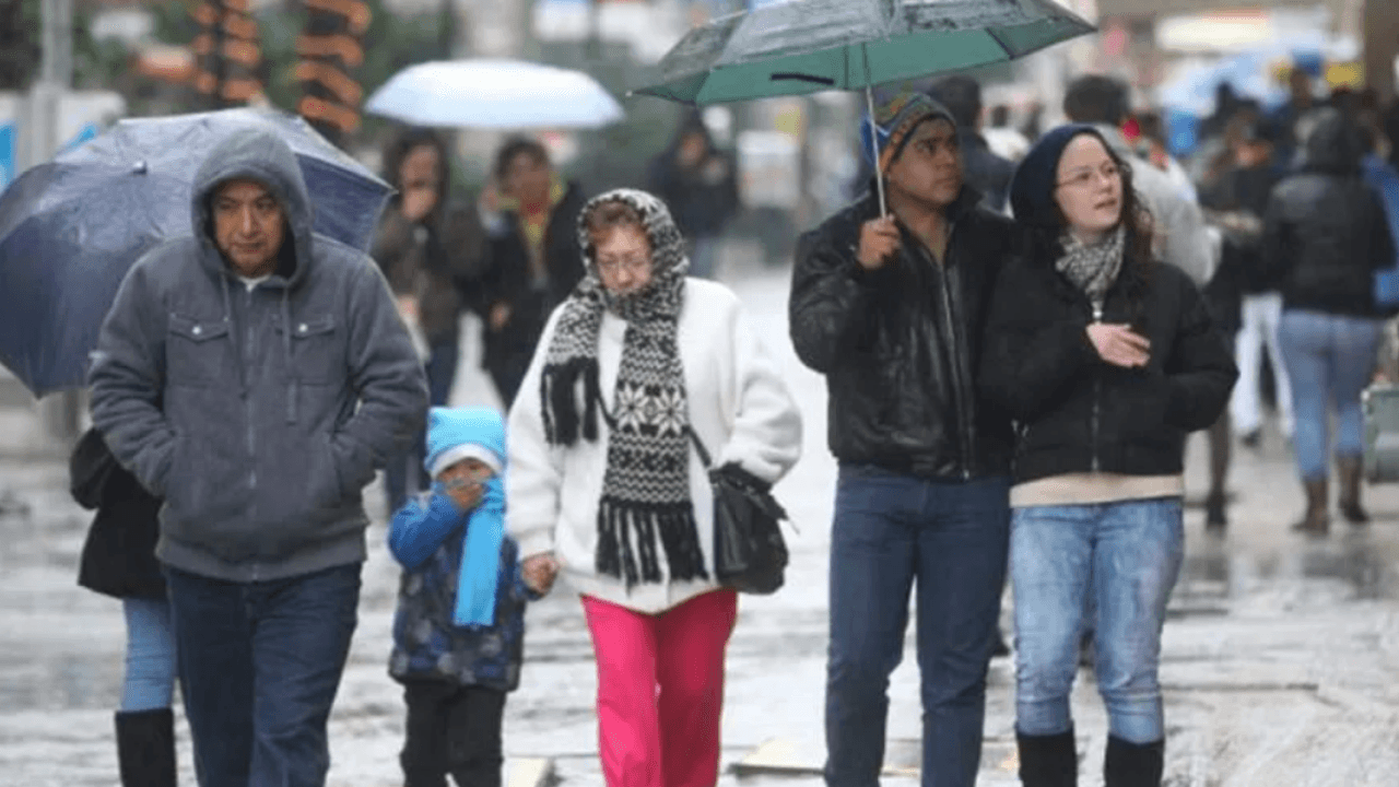Imagen Principal de Nota: ¡Saque suéter! Hoy ingresa frente frío que dejara lluvias y bajas temperaturas