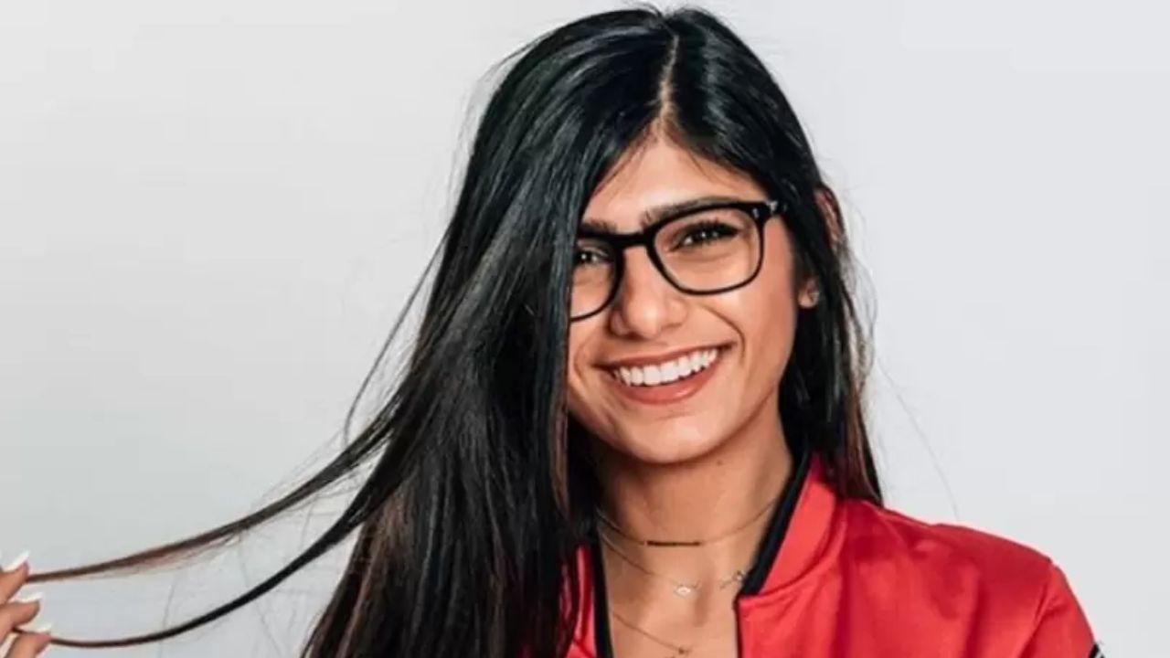 Imagen Principal de Nota: Mia Khalifa sube la temperatura con diminutivo bikini diseñado por Emily Ratajkowski
