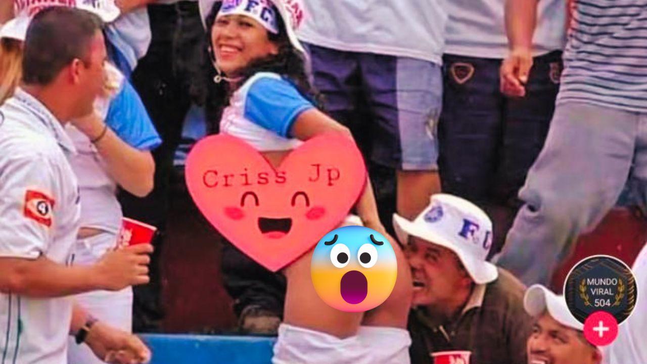 Imagen Principal de Nota: Aficionada quedó en ropa interior para mostrar ‘su pasión’ por el fútbol