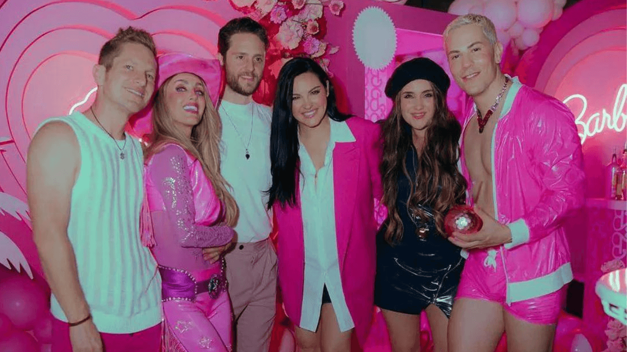 Imagen Principal de Nota: 'Barbie RBD': Christian Chávez festejó sus 40 años vestido de rosa