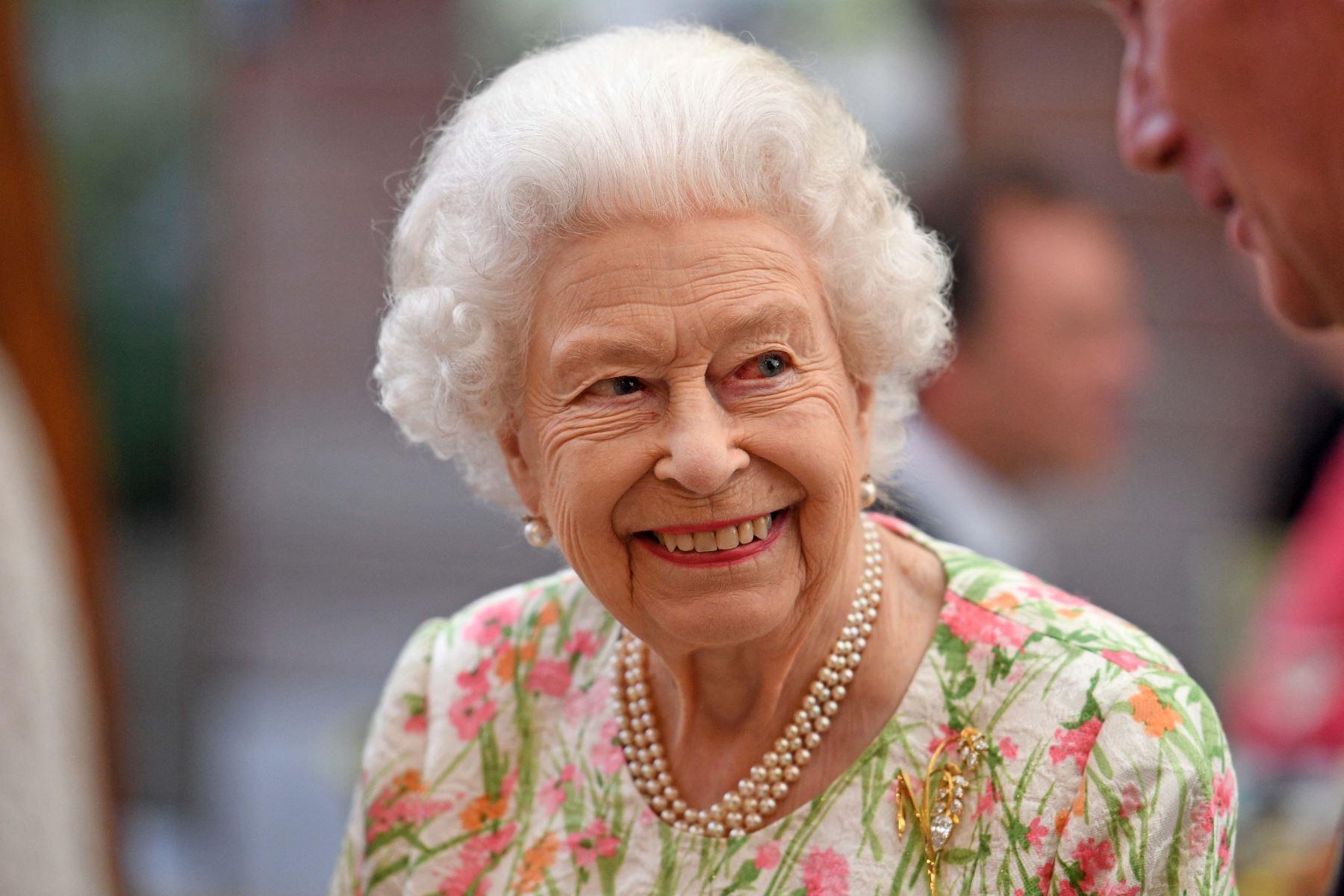 Imagen Principal de Nota: Reino Unido crea comisión para  construir un "memorial" en  homenaje a Isabel II