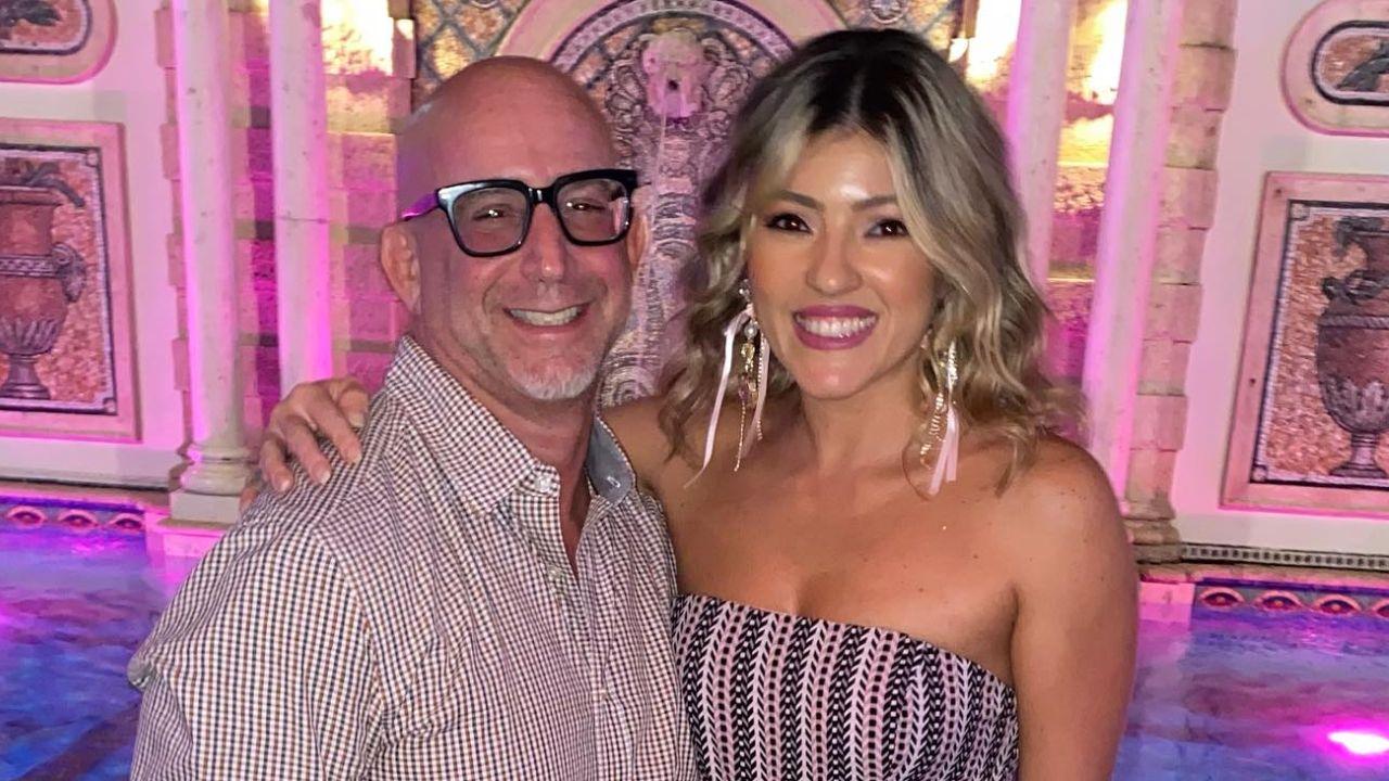 Imagen de Debbie Bertrand dedica romántico mensaje a su esposo