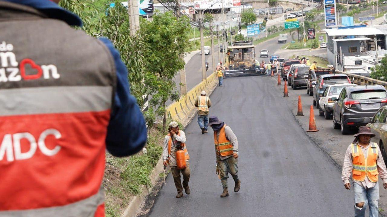 Imagen Principal de Nota: Mantienen calles cerradas este lunes en la capital de Honduras