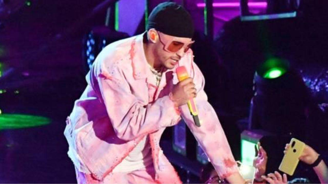 Imagen de Bad Bunny demanda a fanático por publicar canciones de su concierto