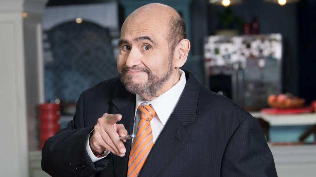 Imagen Principal de Nota: Edgar Vivar, de 'El Chavo del 8' sufre accidente en el set de ‘Vecinos’
