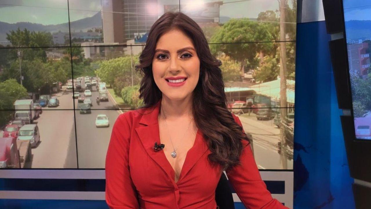 Imagen Principal de Nota: Francis Espinal deslumbró con su figura en sexy traje de baño