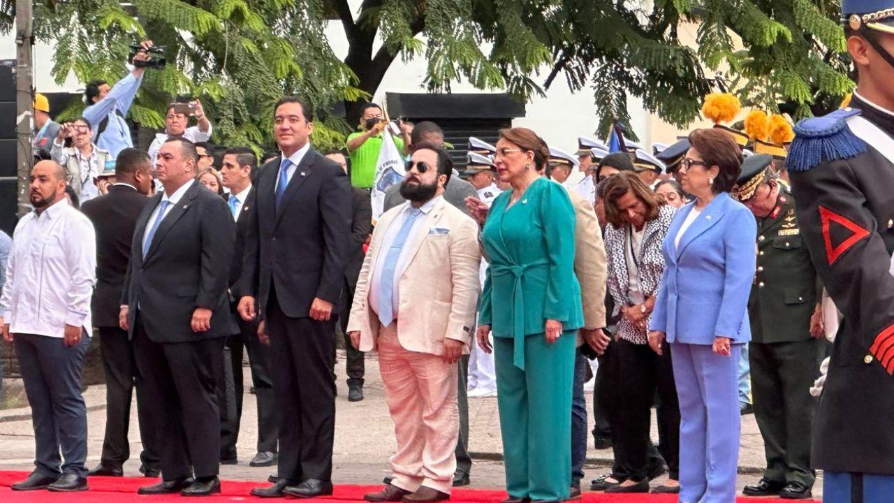 Imagen Principal de Nota: Honduras celebra 203 años de Independencia con la presencia de la presidenta Xiomara Castro: ¡'Viva Honduras'!