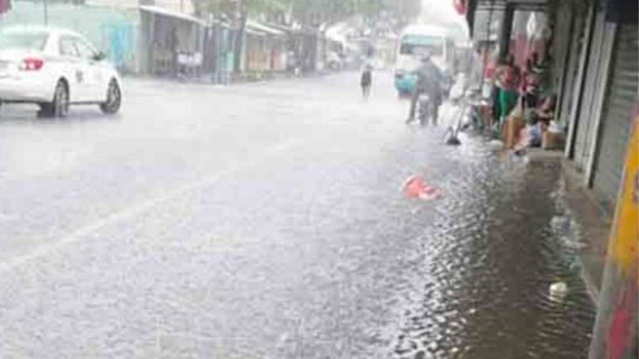 Imagen Principal de Nota: Onda tropical ingresará a Honduras: se pronostican seis días de intensas lluvias