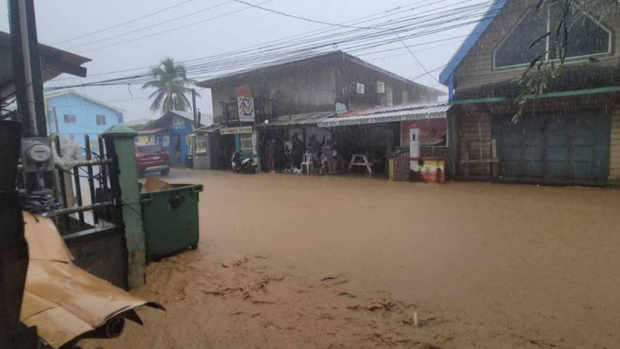 Imagen Principal de Nota: Alerta amarilla para tres departamentos de Honduras por lluvias