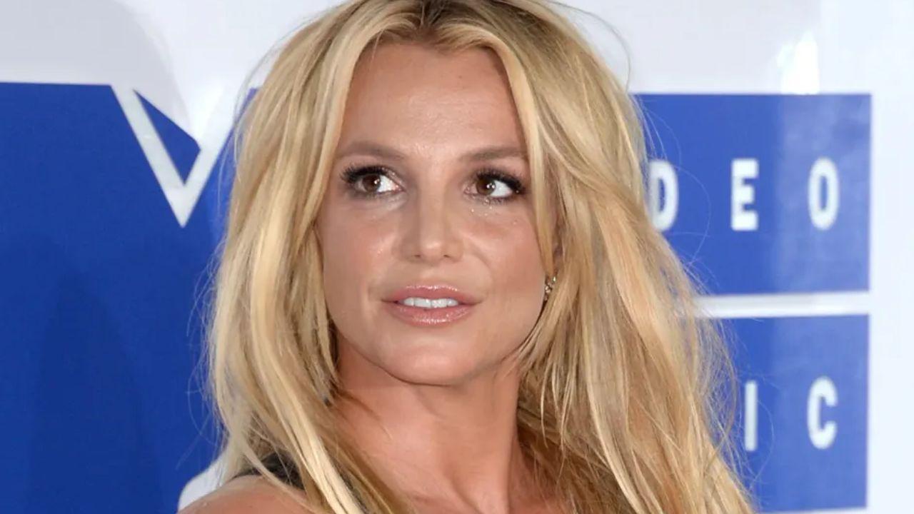 Imagen Principal de Nota: Britney Spear asegura cumplir 5 años y que irá al kinder de nuevo