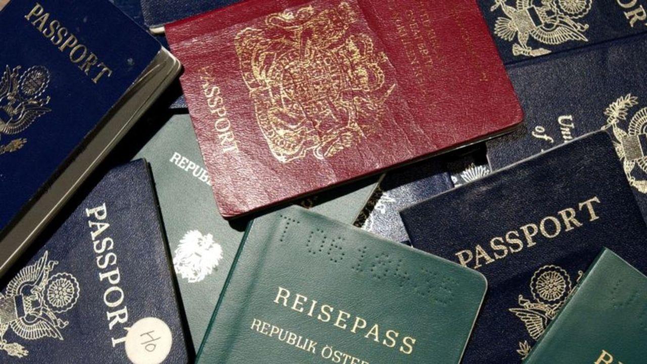 Imagen Principal de Nota: Estos son los pasaportes más poderosos del mundo