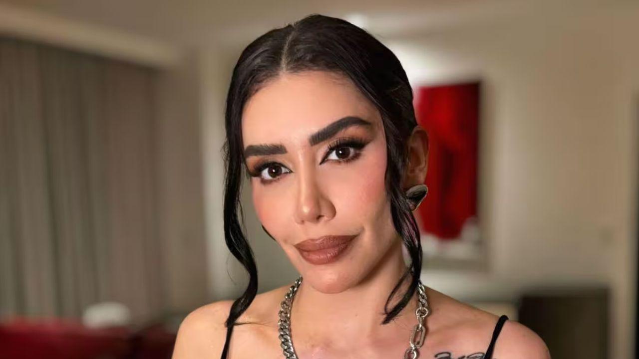 Imagen Principal de Nota: Le llueven las críticas a Karime por burlarse de Selena Gómez