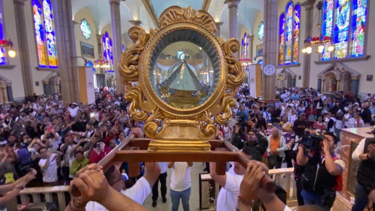 Imagen Principal de Nota: Honduras se llena de fe: Inicia la Novena en honor a la Virgen de Suyapa en su 278 aniversario de hallazgo