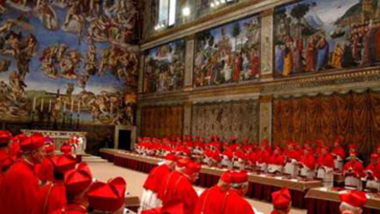 Imagen Principal de Nota: ¿Cómo se elige al papa? Así funciona el cónclave, la votación secreta a puerta cerrada en el Vaticano