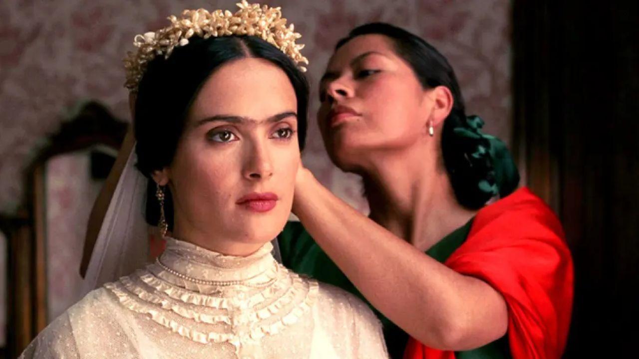 Imagen Principal de Nota: Julie Taymor  habla sobre el acoso que vivió Salma Hayek durante el rodaje de 'Frida'