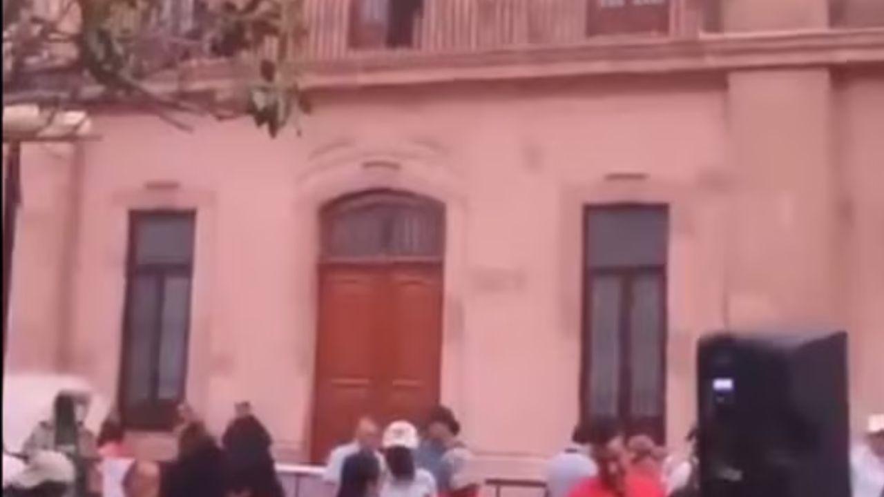 Imagen de ¿Un fantasma? Mujer sin ropa sorprende en Palacio de Gobierno de San Luis Potosí