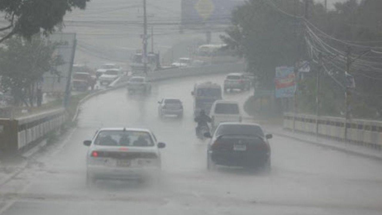 Imagen Principal de Nota: Frente frío continúa afectando a Honduras con fuertes lluvias y bajas temperaturas