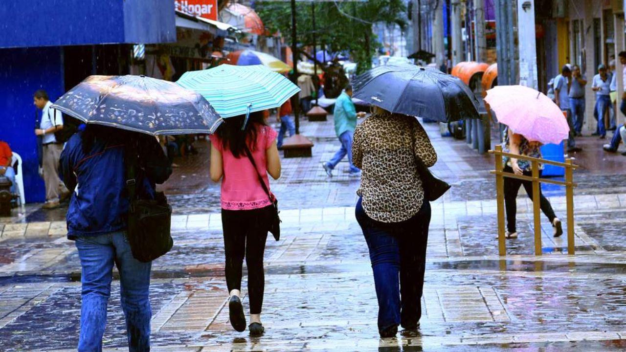 Imagen Principal de Nota: Lluvias en varios departamentos de Honduras este Sábado de Gloria, según Cenaos