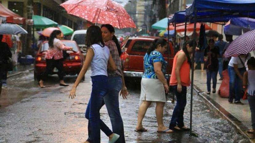 Frente frío deja lluvias en Honduras, según César Quintanilla
