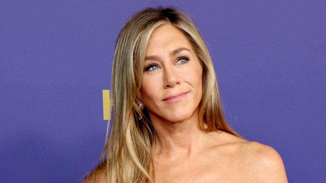 Imagen de Detienen a hombre tras estrellar su auto en casa de Jennifer Aniston