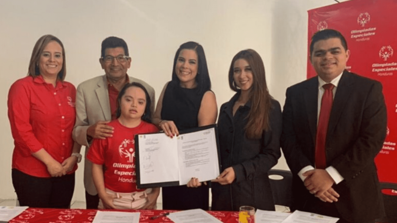 Imagen Principal de Nota: Televicentro y Emisoras Unidas firman convenio para apoyar Olimpiadas Especiales Honduras
