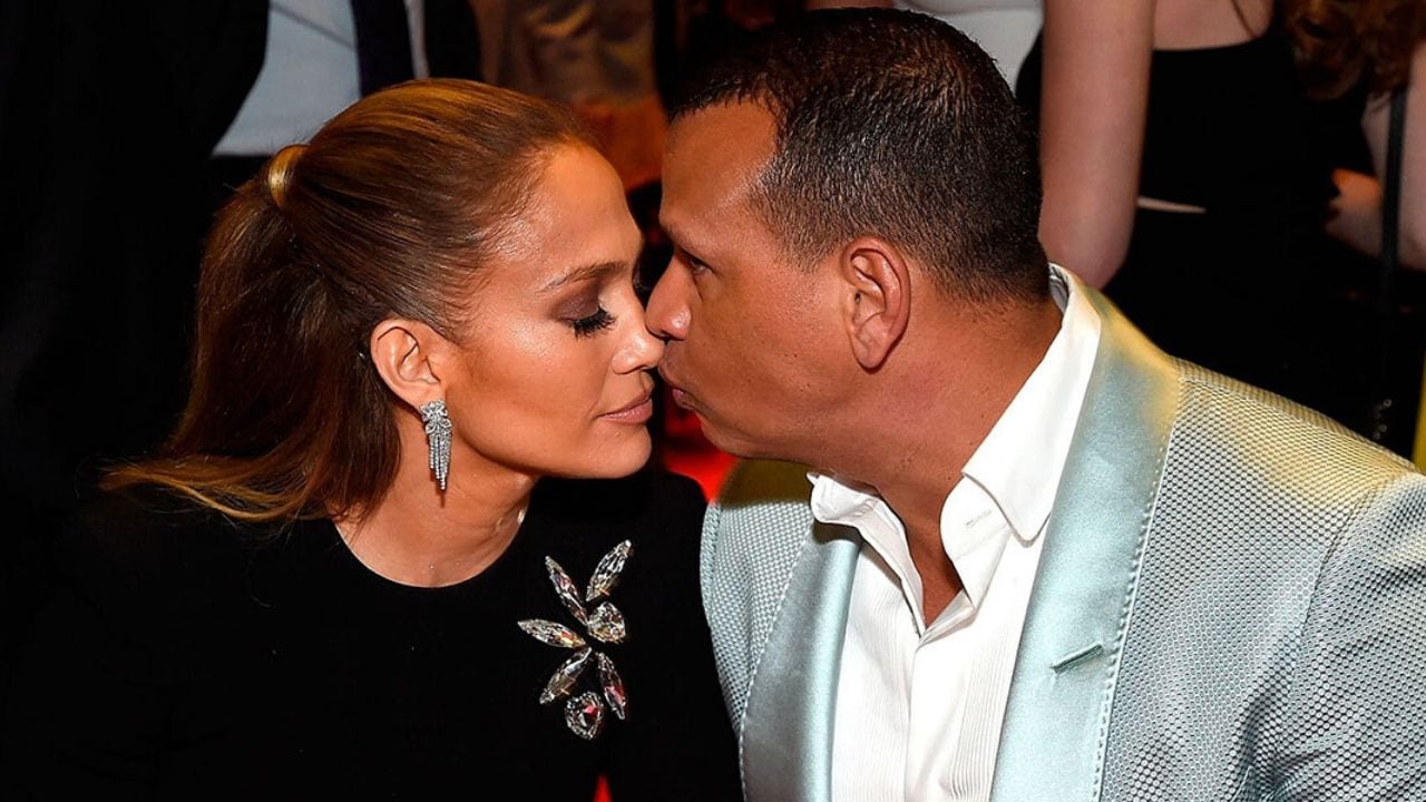 Imagen Principal de Nota: Jennifer López y su pareja le dan la bienvenida a un nuevo miembro en su familia
