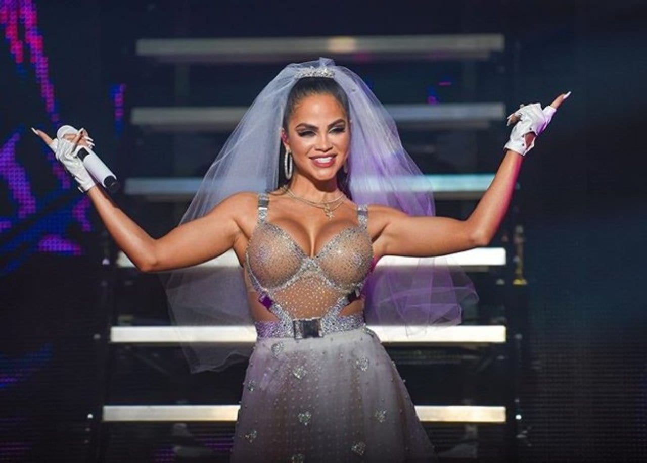 Imagen Principal de Nota: Natti Natasha rompe el silencio sobre las fotos de su boda secreta: “me casé a los 21”