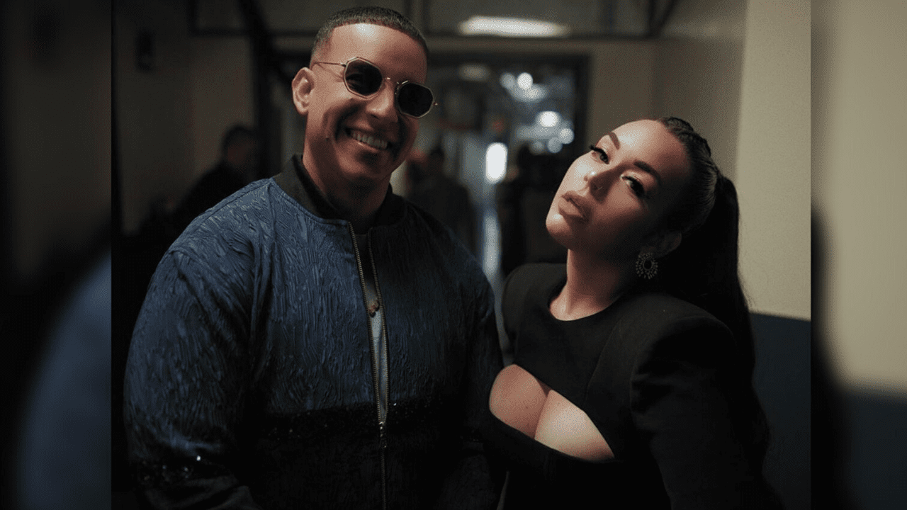 Imagen Principal de Nota: Por primera vez la hija de Daddy Yankee se deja ver en traje de baño presumiendo sus curvas