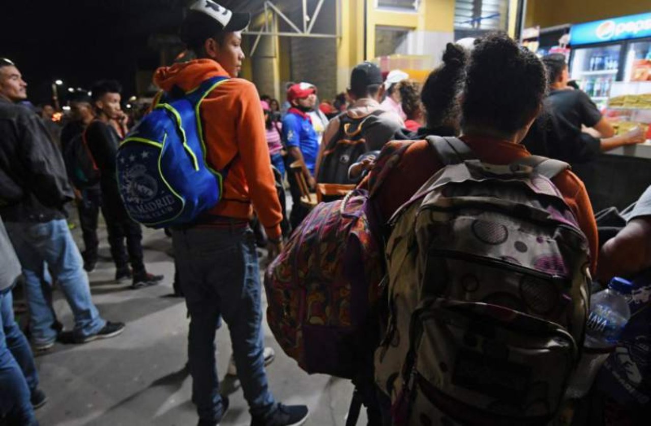 Imagen Principal de Nota: En plena pandemia por covid-19, nueva caravana de hondureños partió rumbo a Estados Unidos