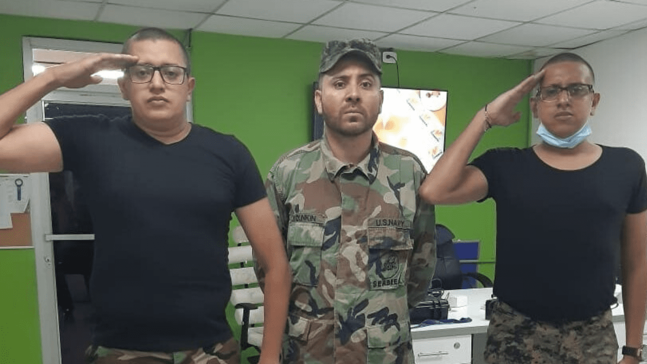Imagen Principal de Nota: Disfruta a Los del Cuarto con el sketch de los soldados bailarines