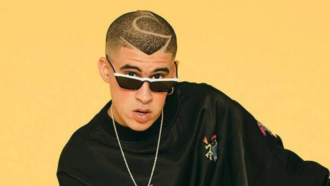 Imagen Principal de Nota: Bad Bunny es elegido como compositor del año y causa polémica en redes
