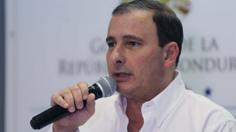 Imagen Principal de Nota: Sikaffy tras informe del CNA sobre compra de hospitales: “En mi país inventado los hubiéramos decapitado ya”