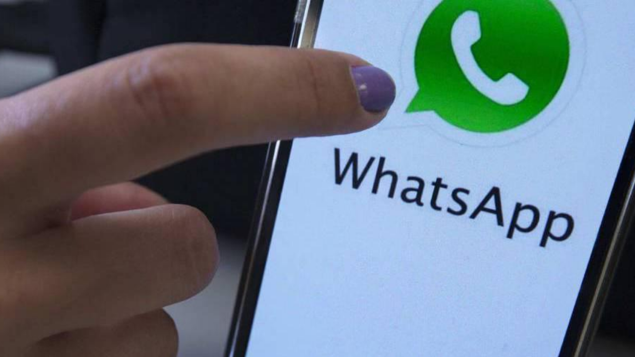 Imagen Principal de Nota: El truco de WhatsApp para que el celular te lea los mensajes
