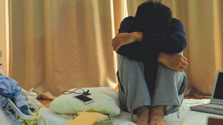 Imagen Principal de Nota: ¿Cuál es el síndrome que hace que los jóvenes se aíslen de la sociedad?