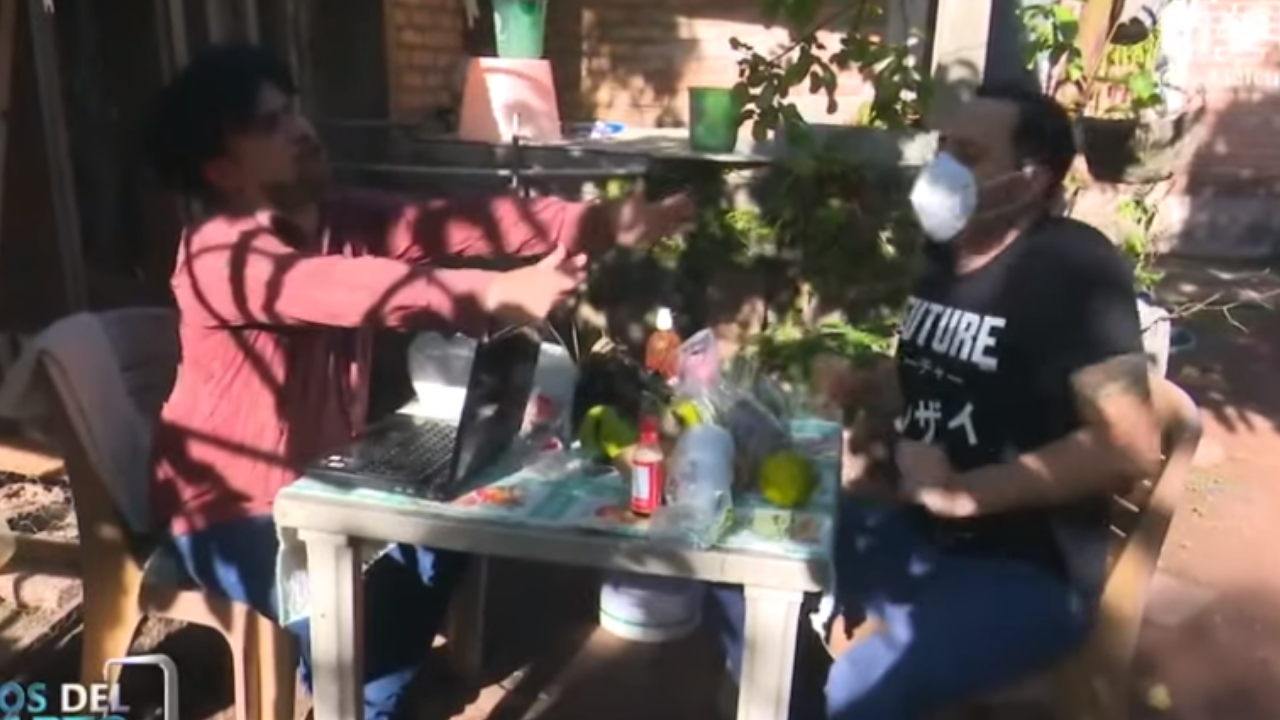 Imagen de Los del Cuarto: carcajeate con Moncho que se las da de santero y asegura que hasta el covid puede curar