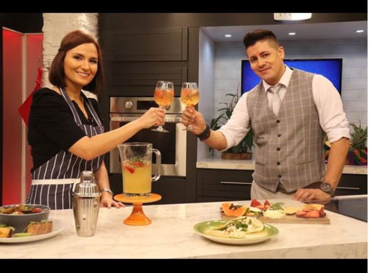 Imagen Principal de Nota: Fabricio Servellón te enseña a preparar tacos mexicanos, almejas al vino y boursin en La Cocina del Cinco