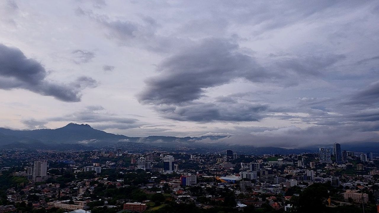 Imagen Principal de Nota: Alerta verde se mantiene en 12 departamentos de Honduras, según Copeco
