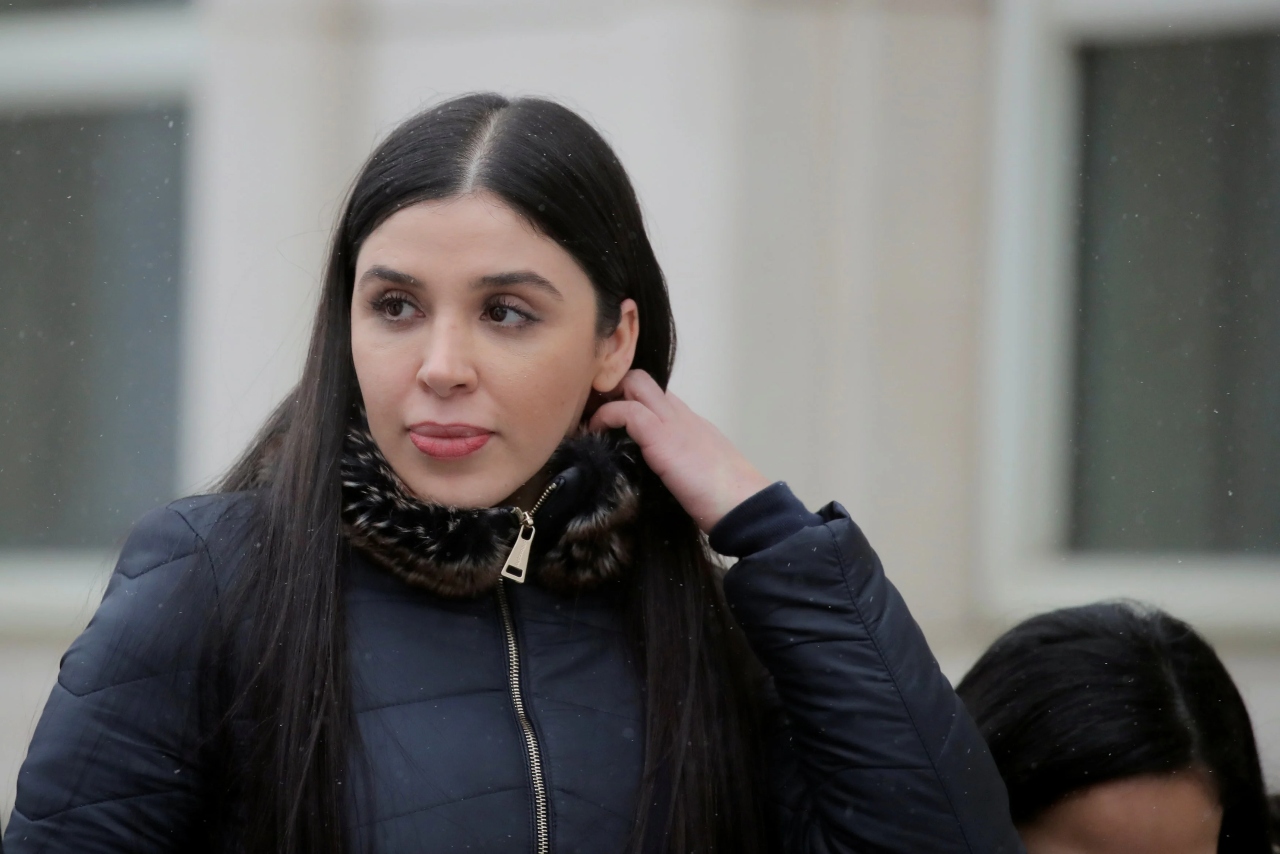 Imagen Principal de Nota: Emma Coronel rompe las redes con impactante cambio de look; así luce la pareja de 'El Chapo'