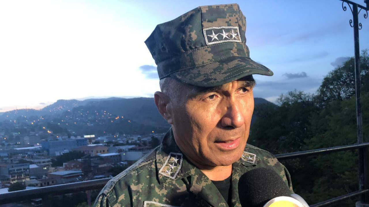 Imagen Principal de Nota: Muere el capitán de navío José Domingo Meza a los 56 años por sospecha de covid