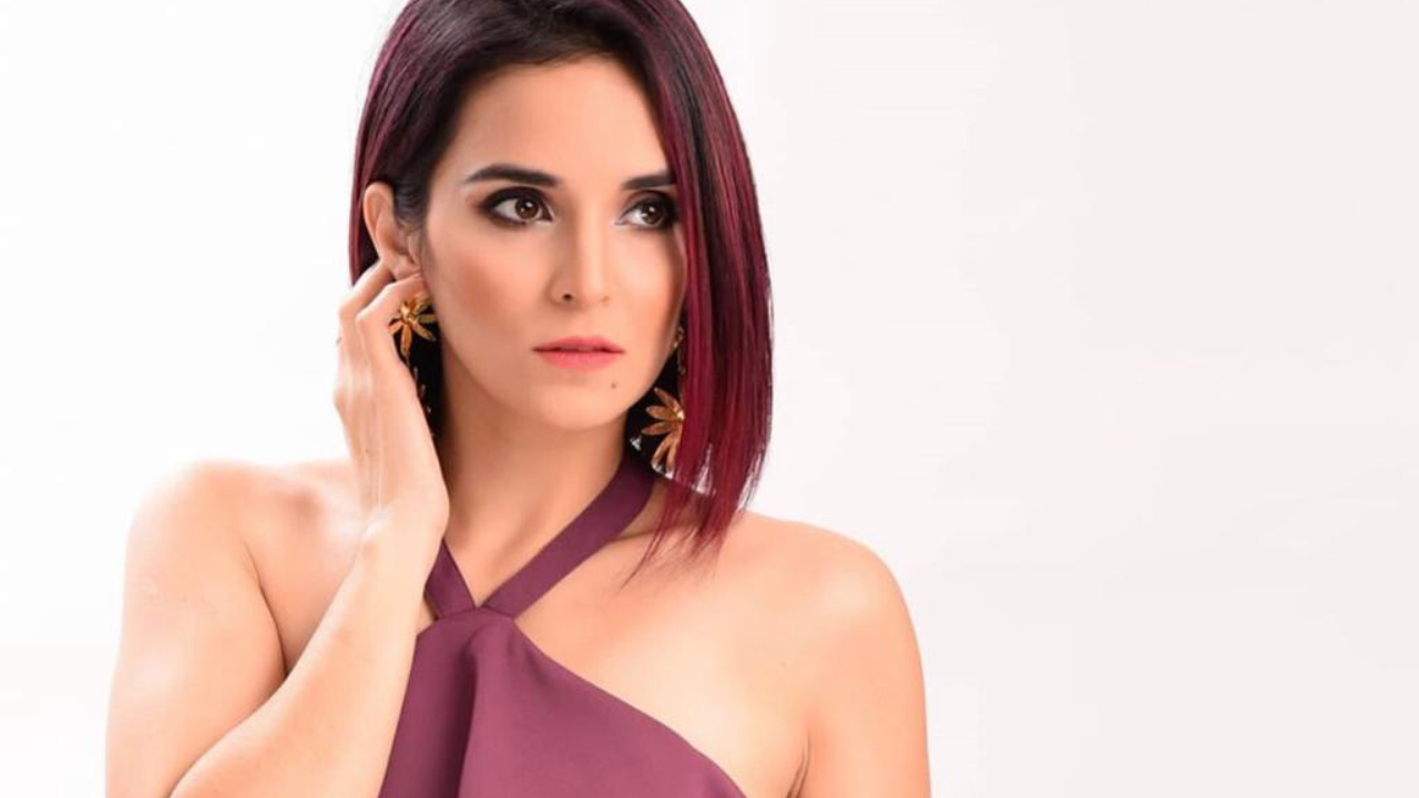 Imagen de Arleth Portillo una de las locutoras más bellas de Honduras