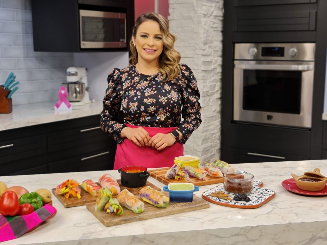 Imagen Principal de Nota: Aprende a preparar rollo de camarón con vegetal y budín de chocolate en La Cocina de Keyla