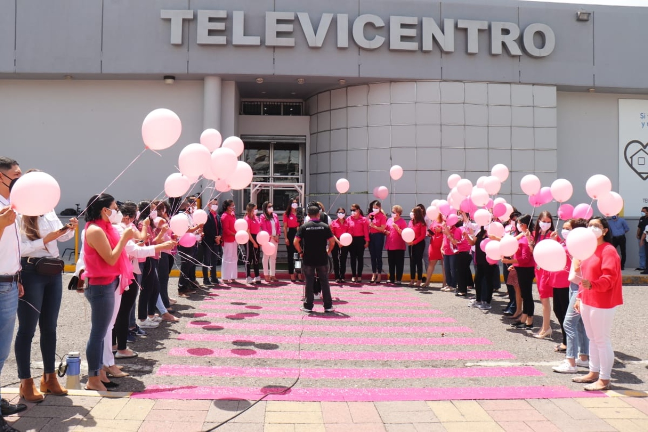 Imagen Principal de Nota: Televicentro y Emisoras Unidas se pintan de rosa en apoyo a Funhocam