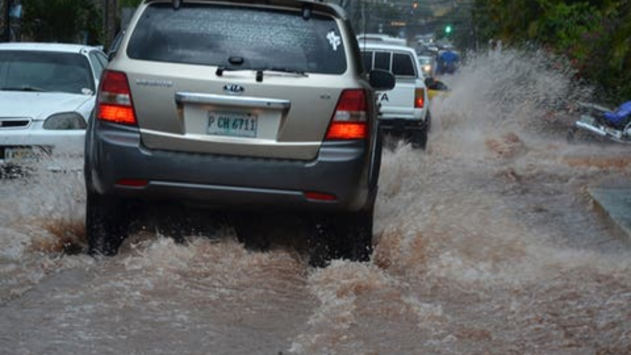 Imagen de Expertos advierten que continuarán las fuertes lluvias en gran parte de Honduras, llaman  a la población a tener precaución
