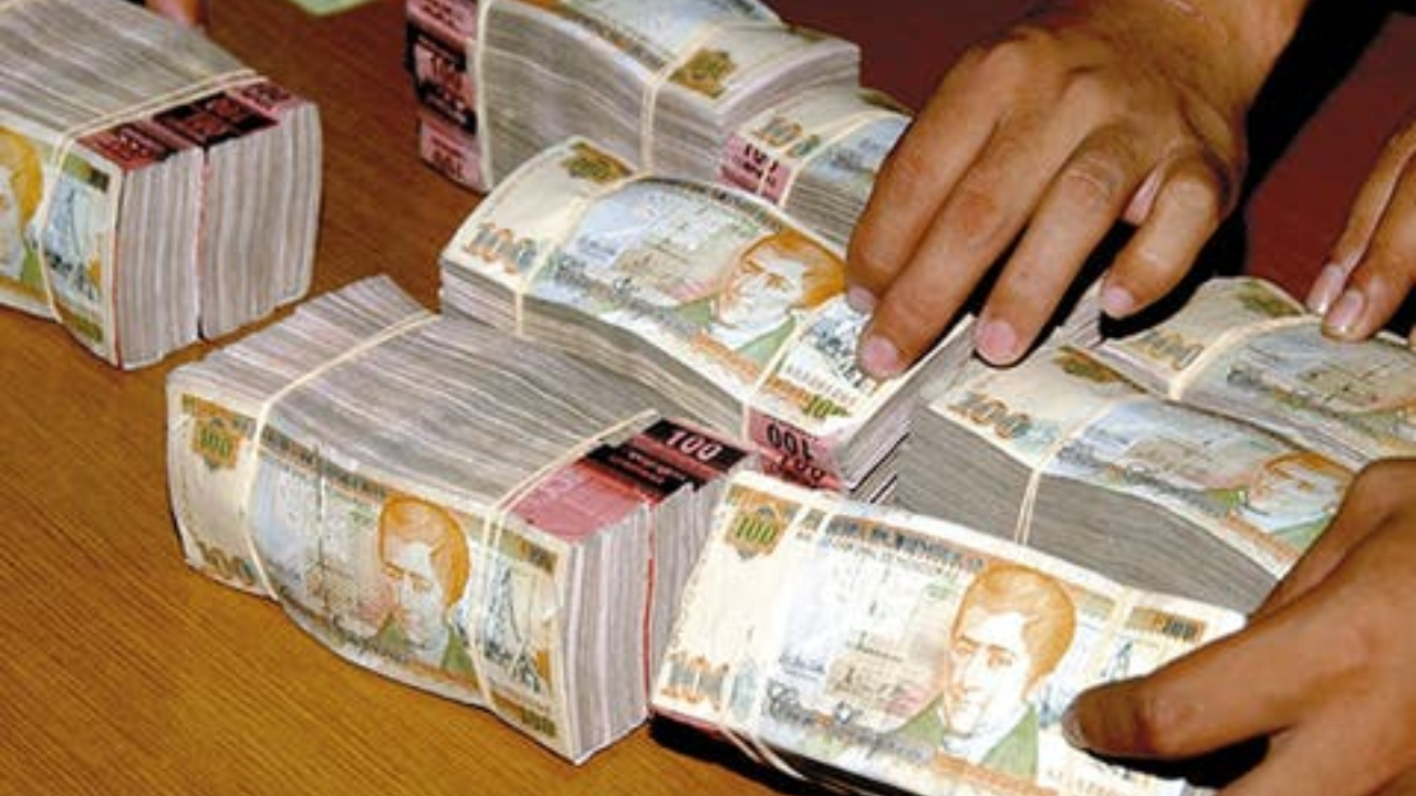 Imagen de Hondureños catalogan de ´ofensivo´ y ´posiblemente ilegal´ el salario de algunos funcionarios