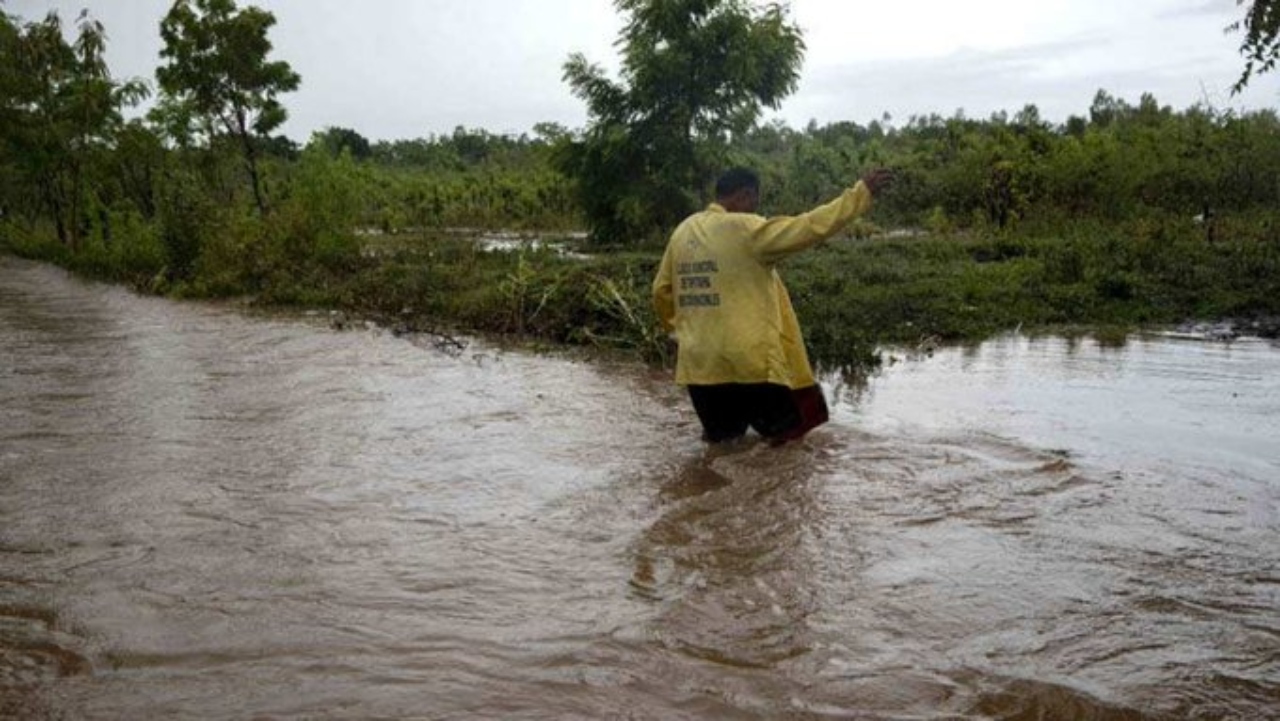 Imagen Principal de Nota: Copeco baja los niveles de alerta en Honduras, pese a las lluvias ante el huracán Delta