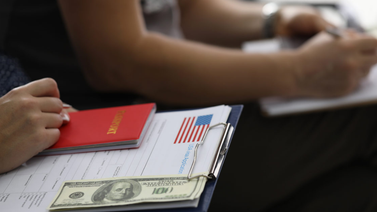 Imagen Principal de Nota: Consultorio Migratorio: ¿Cuáles son los trámites de adopción en Estados Unidos?