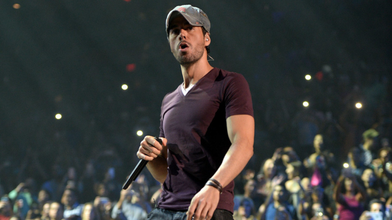 Imagen Principal de Nota: Enrique Iglesias será galardonado como el artista latino más grande de todos los tiempos en los Premios Billboard
